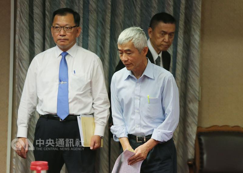 交通部長賀陳旦6日在立法院備詢時承諾，將成立桃園機場體檢委員會，針對桃機人事、設備做通盤性檢討。 圖:中央社