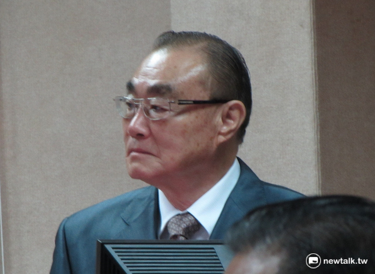 對於外傳中國將劃設「南海防空識別區」，國防部長馮世寬6日上午在立法院表示，我方絕不承認、經過也不會通報中方。 圖：邱珮文/攝