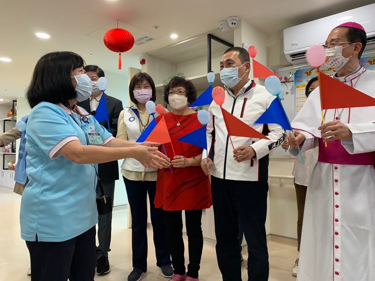 侯友宜指出，台灣人口老化快速，新北市老年人口尤為全台之冠，平均每月增加近3000人。 圖：新北市衛生局提供