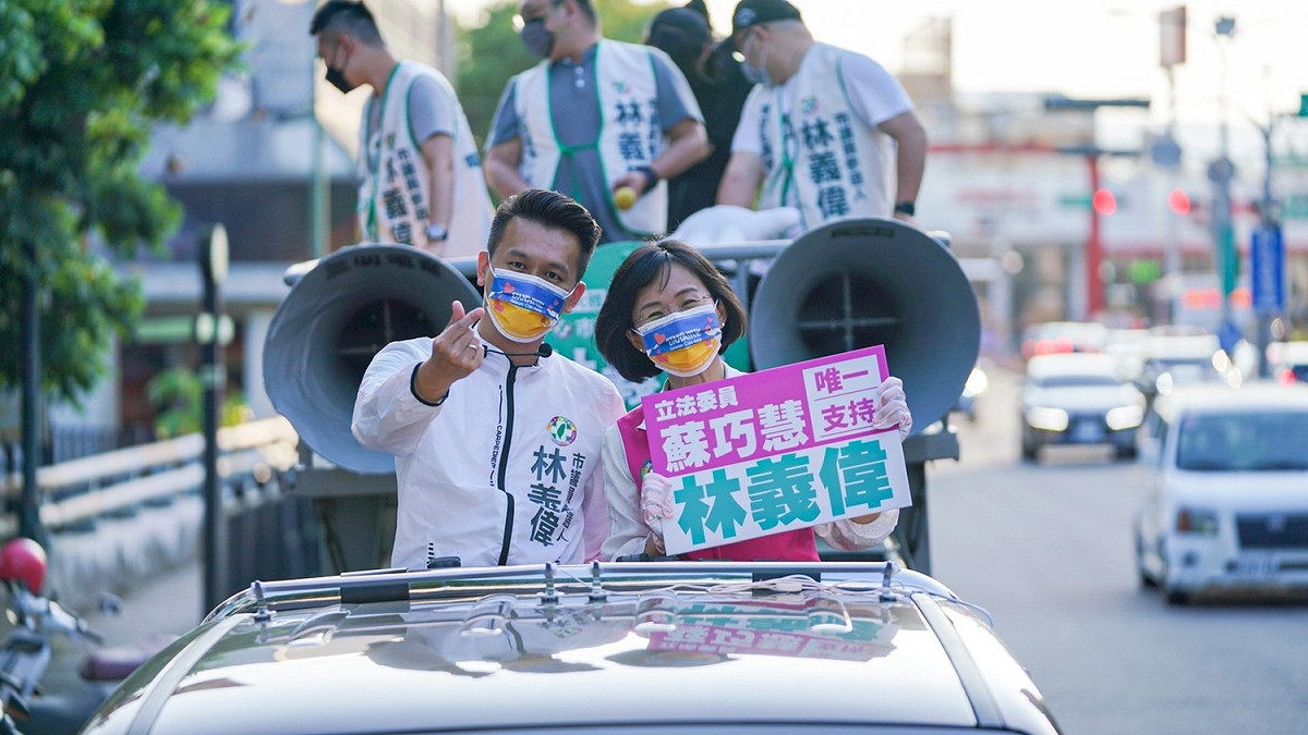 蘇巧慧到台中陪同林義偉以車隊掃街。 林義偉/提供