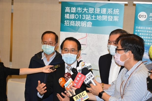 林欽榮(中)表示捷運O13站將打造鳳山中城金三角。 圖：孫家銘攝
