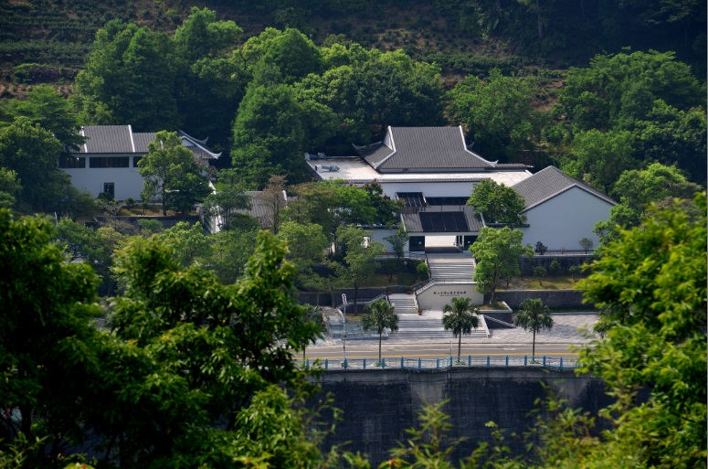 「茶山繚療」活動以坪林茶業博物館為核心，將整個坪林為實踐場域，用大膽創意翻轉出茶山前衛新風貌。 圖：新北市文化局提供