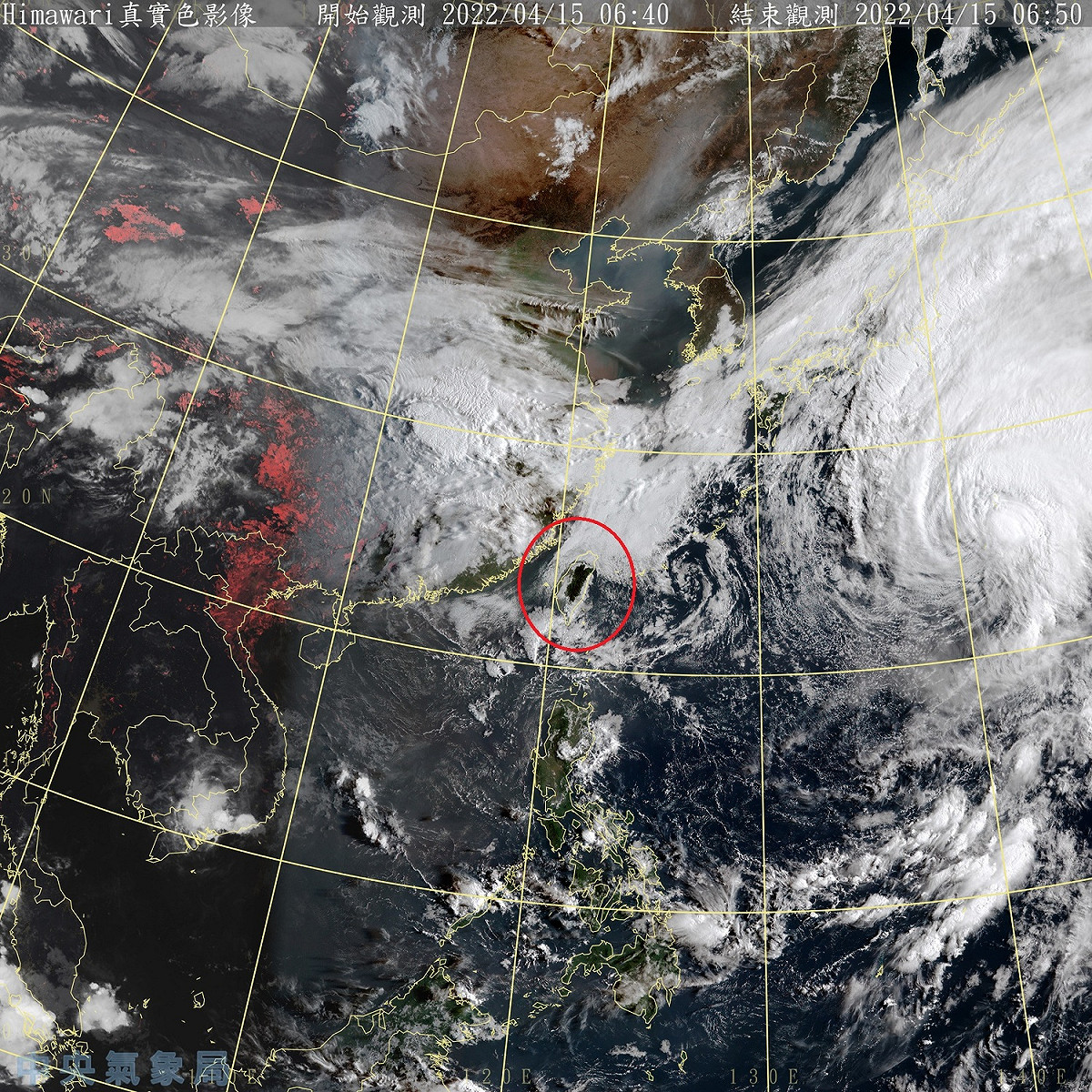 今天台灣迎風面水氣多，桃園以北與東半部可能有局部短暫降雨，沿海要注意強風與長浪。 圖：中央氣象局/提供