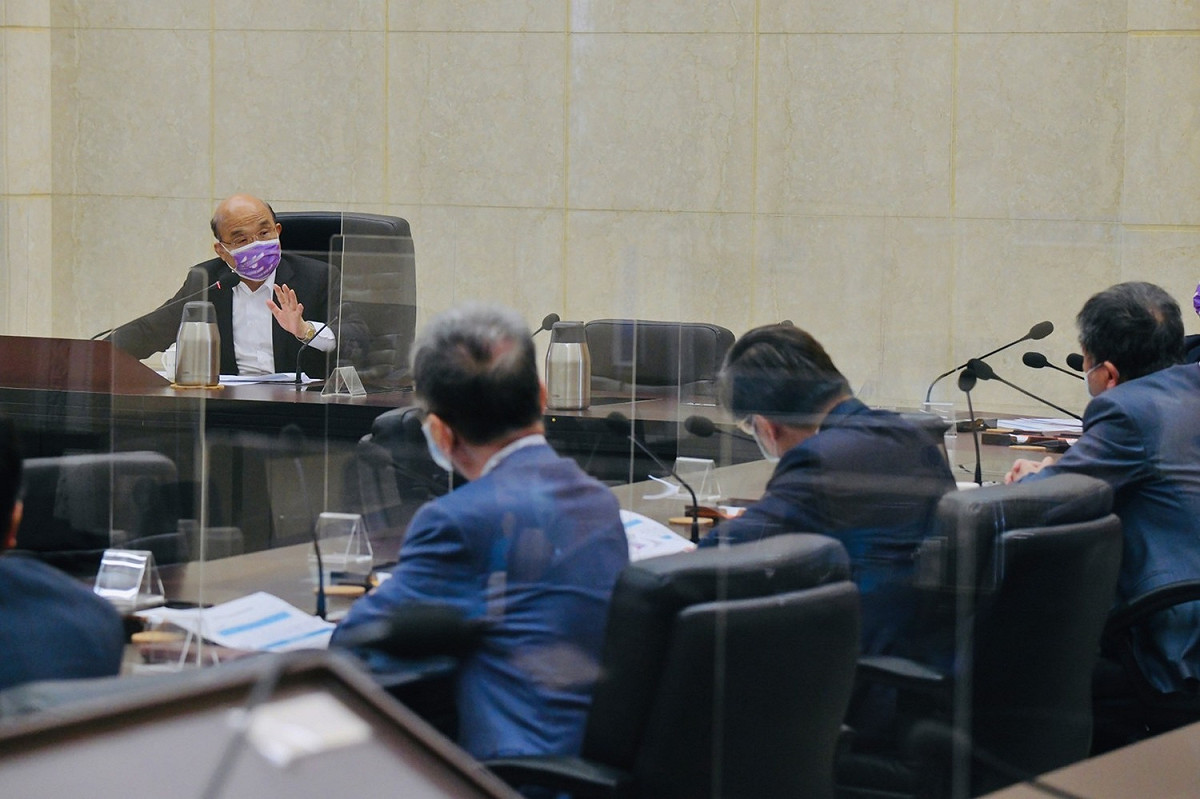 行政院長蘇貞昌於16日上午9時召開擴大防疫會議 圖：行政院 / 提供