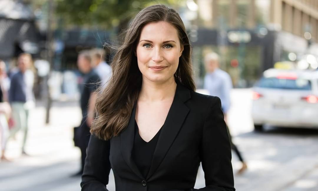 芬蘭首相馬林(Sanna Marin) 13 日與瑞典首相在記者會中表明，要在數週之內決定是否申請加盟NATO。 圖：翻攝臉書