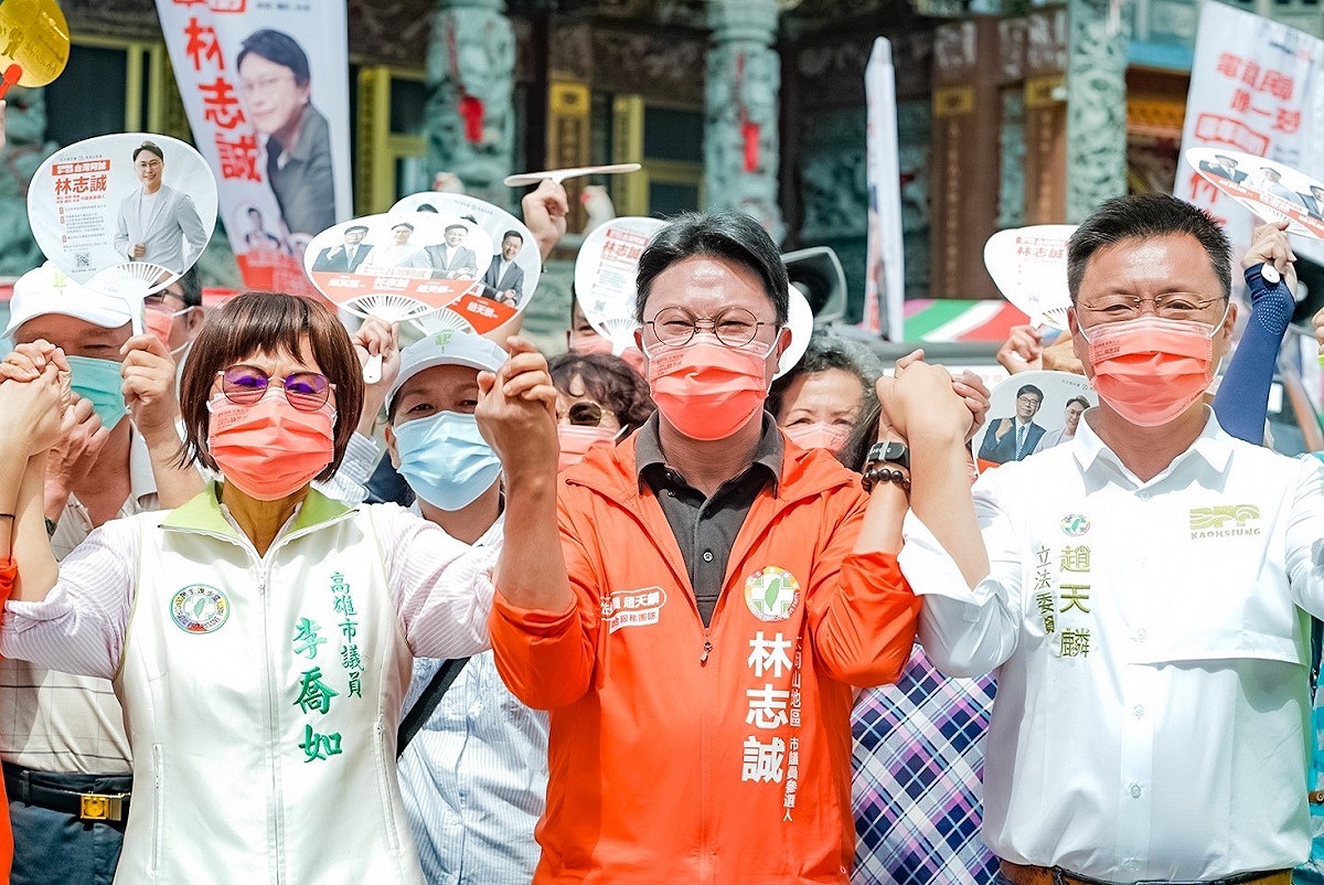 趙天麟(右)、李喬如(左)力挺林志誠。 圖：趙天麟服務處/提供