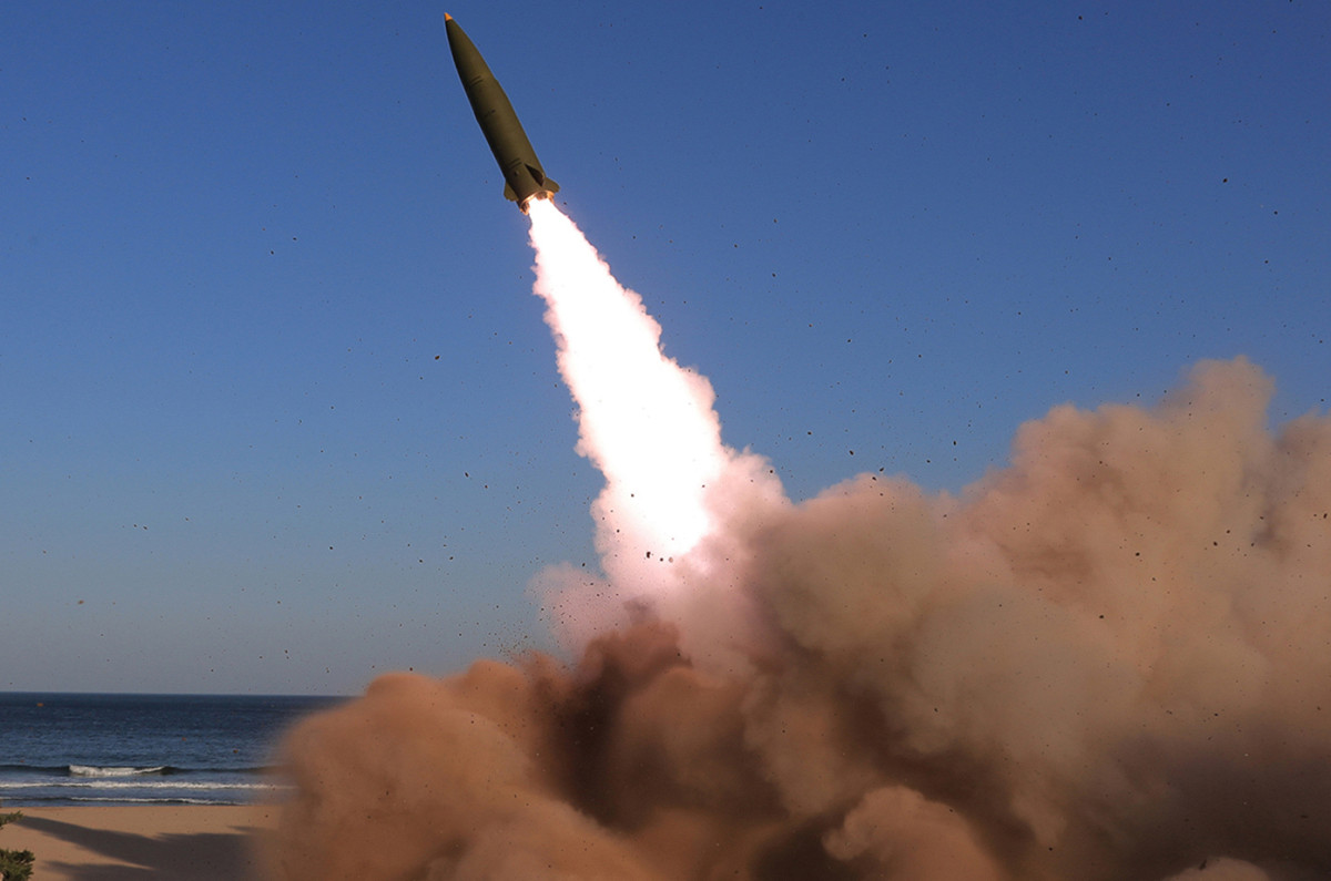 北韓宣稱試射「新型戰術導向武器」成功。 圖/取自twitter.com/nknewsorg