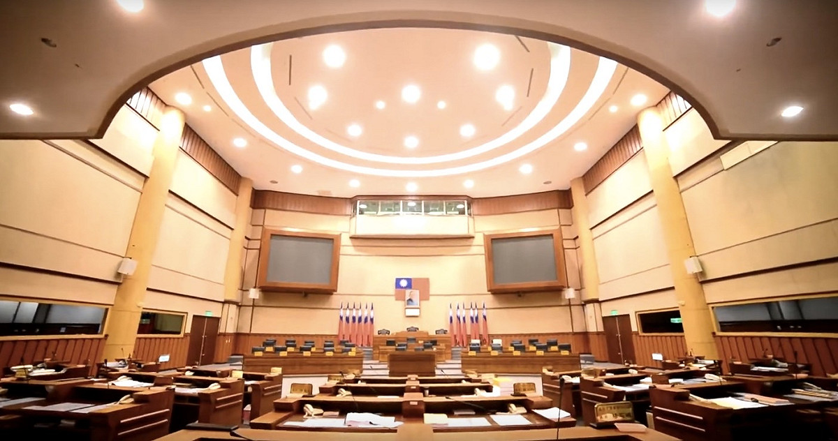 基隆市議長宣布，進入議會需持PCR陰性證明。 圖：擷取自基隆市議會官網