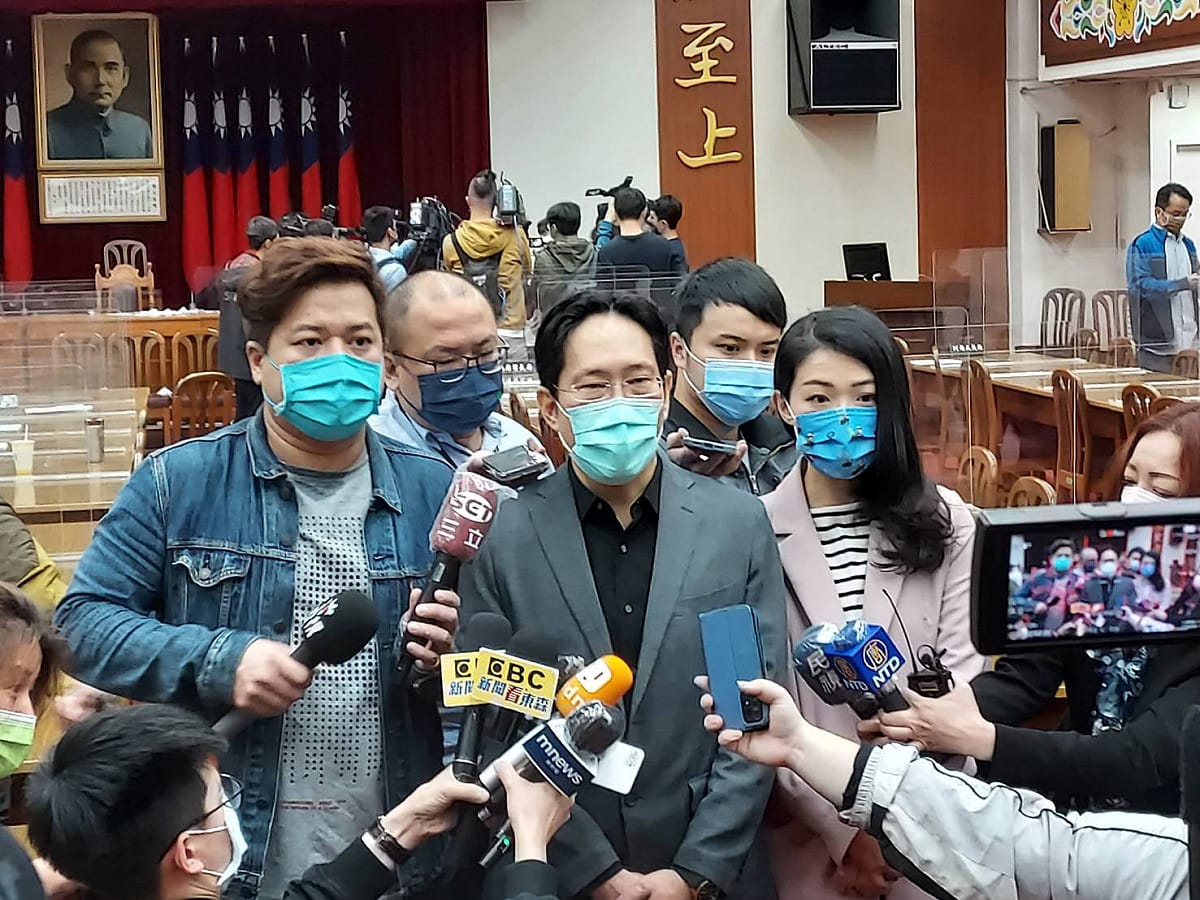 台灣民眾黨團表示，遺憾看見本次修法程序倉促。 圖：陳佩君／攝