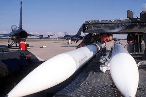 美軍的AIM-120導彈。 圖 : 翻攝自KKNews