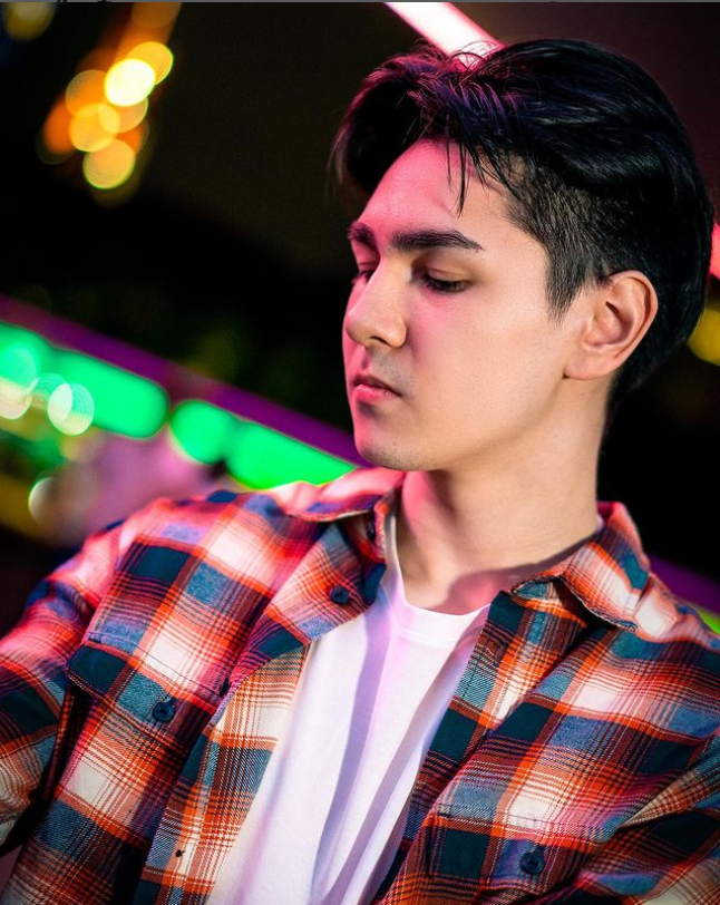 比利時籍YouTuber兼實況主「錫蘭Ceylan」。 圖：翻攝自錫蘭Ceylan IG