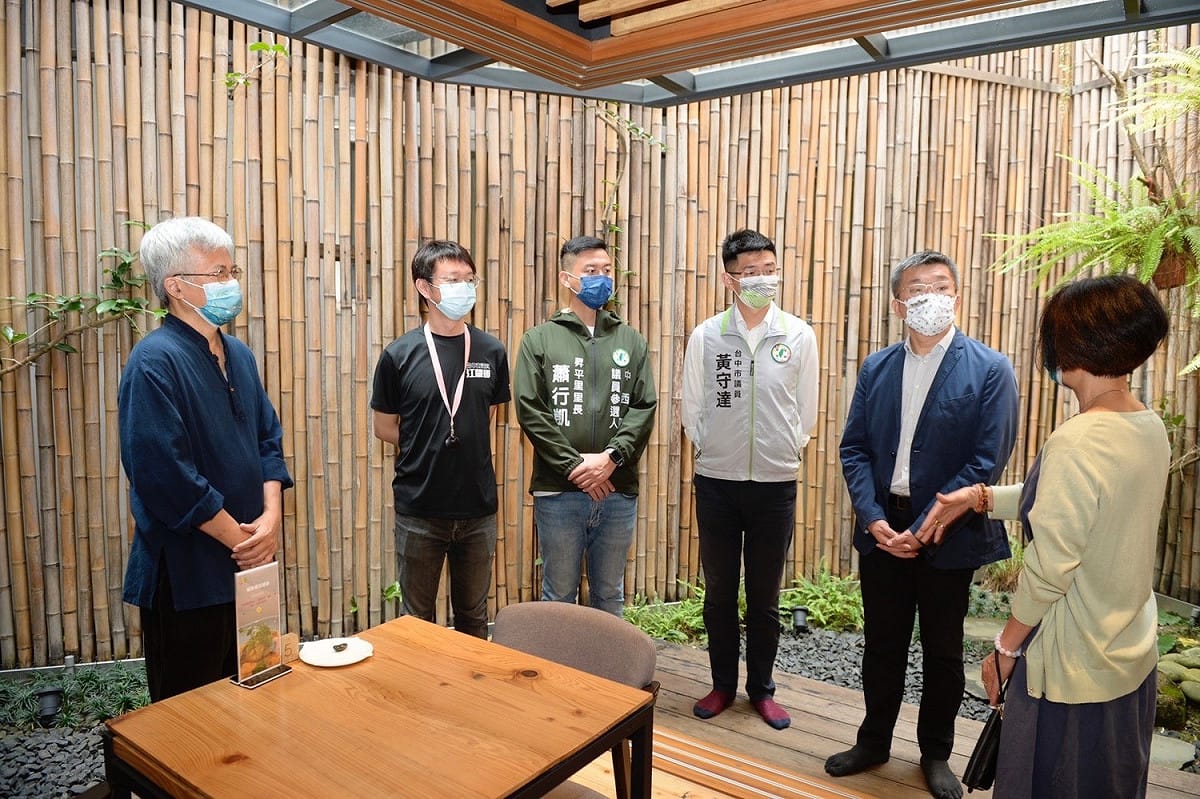 立法院副院長蔡其昌拜訪「中城再生文化協會」。 蔡其昌辦公室/提供