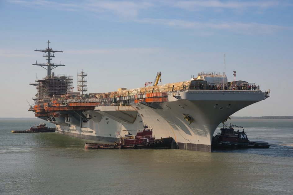 在紐波特紐斯造船廠進行5年換料複合大修的美國海軍尼米茲級核動力航空母艦「喬治華盛頓號(CVN-73)」。 圖：翻攝HII