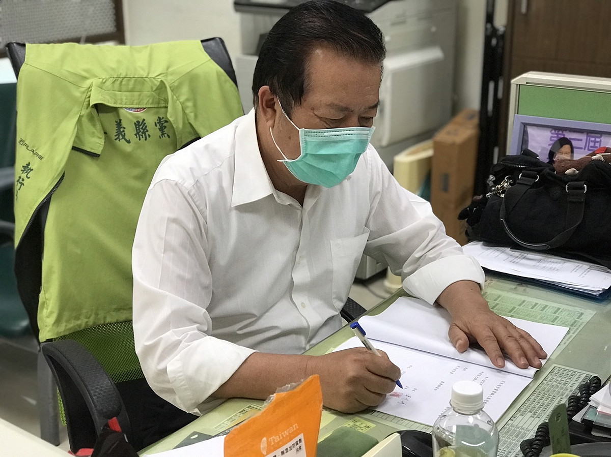 民進黨嘉義縣黨部主委由六腳鄉長陳川崎同額競選，篤定獲勝。 圖：民進黨嘉義縣黨部/提供