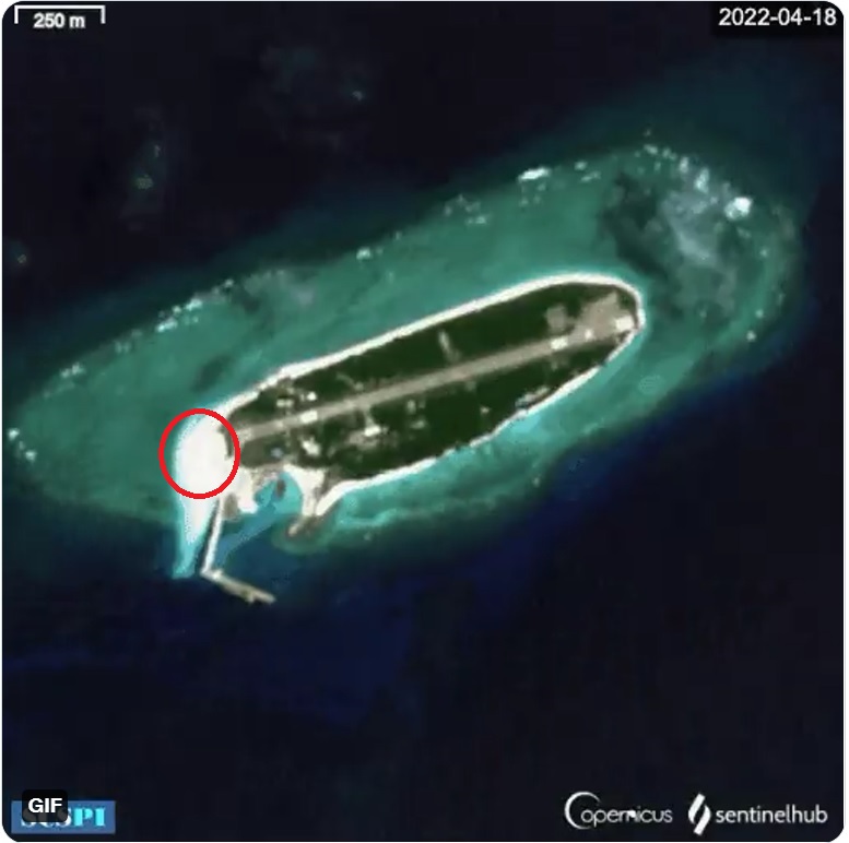 「南海戰略態勢感知計劃平台」貼出衛星空照圖，證實台灣已在太平島西端開始填海造陸工程。 圖：翻攝SCS Probing Initiative推特