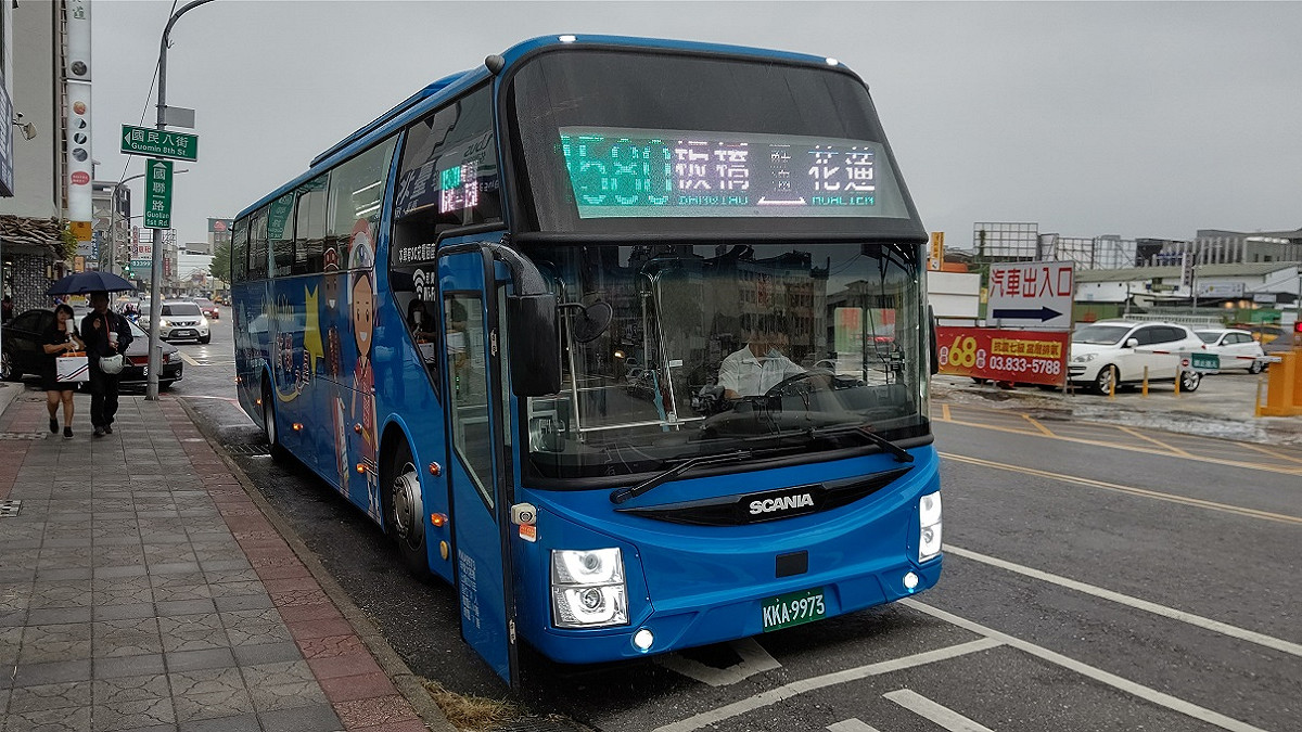 1580班車於花蓮站準備開往板橋。 圖：首都客運及台北客運提供