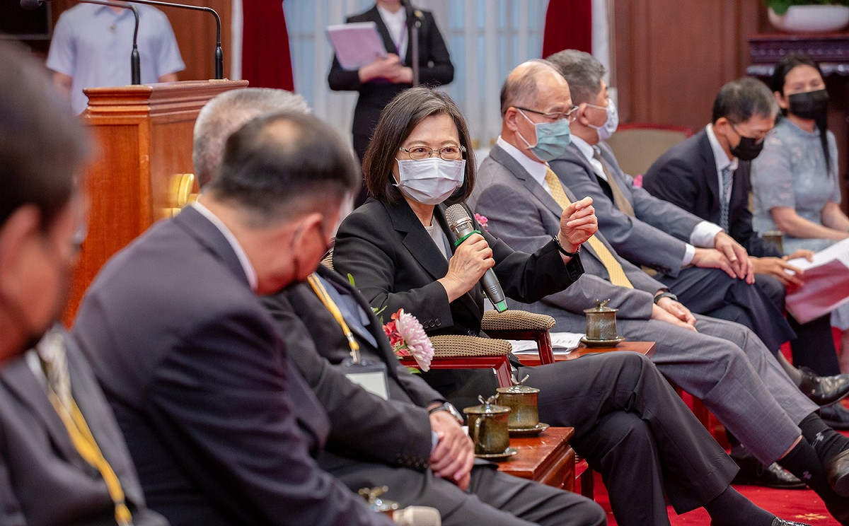 總統蔡英文26日上午接見「中華民國藥師公會全國聯合會理監事及幹部」 圖：總統府提供