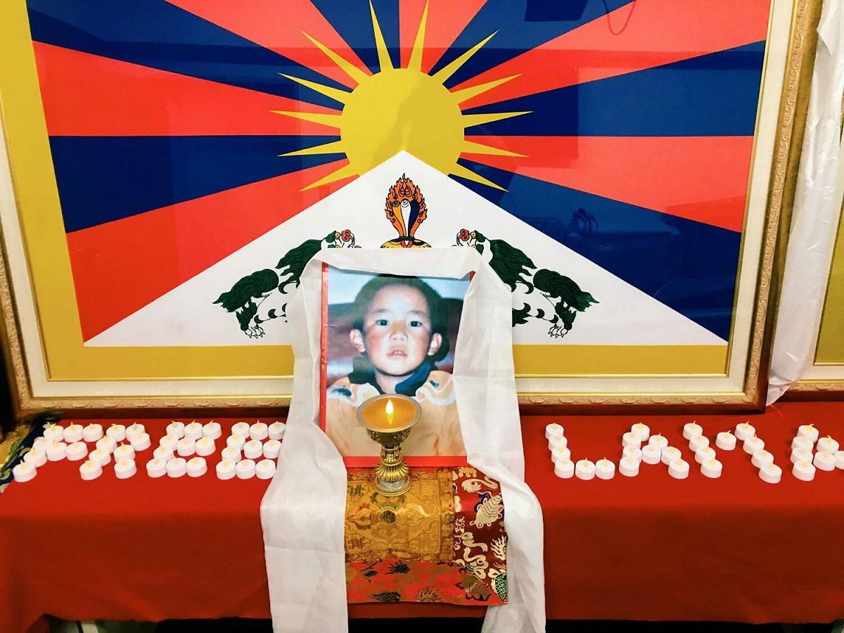 各地流亡藏人在每年的4月25日、11世班禪喇嘛生日當天，都會舉辦祈願法會等紀念活動。 圖：取自西藏台灣人權連線臉書（資料照）