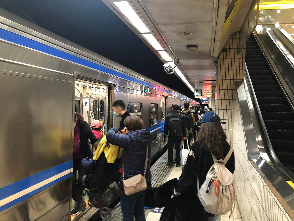 王國材今日再度與台鐵工會協商，不過工會仍決定五一勞動節維持不加班（資料照）。 圖：交通部台鐵局／提供