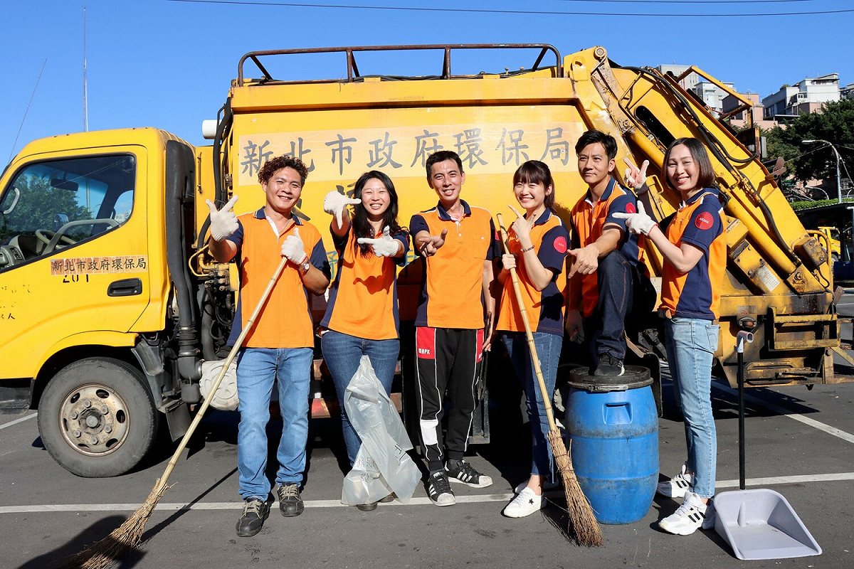 新北市招募828名儲備清潔隊員，月薪逾3萬3，5月12日開始報名。