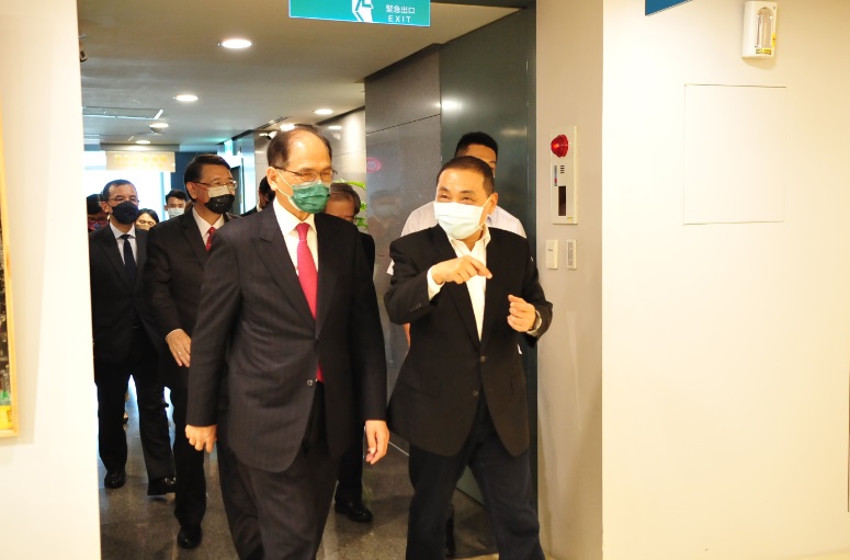 行政院長游錫堃率團來訪。 圖：新北市城鄉局提供