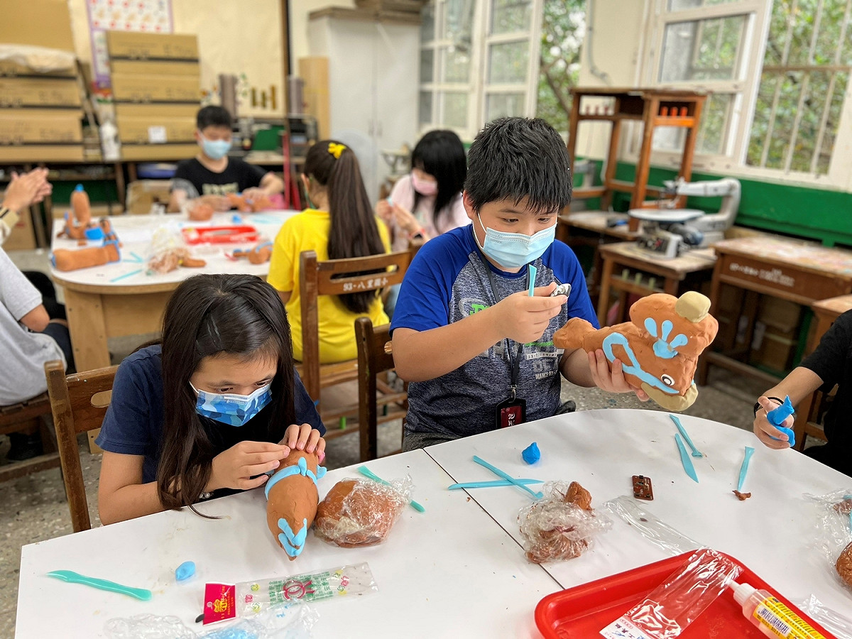 館校合作土偶共創。 圖：十三行博物館提供