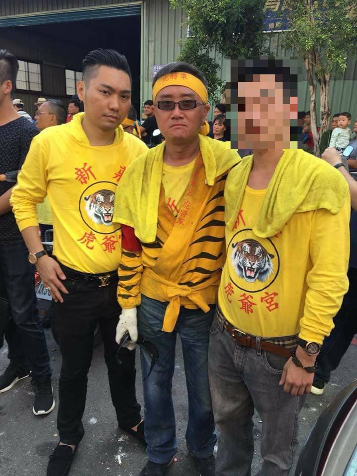 謝育全(中)與連千毅(左)。 圖：翻攝自謝育全FB(@謝育全)