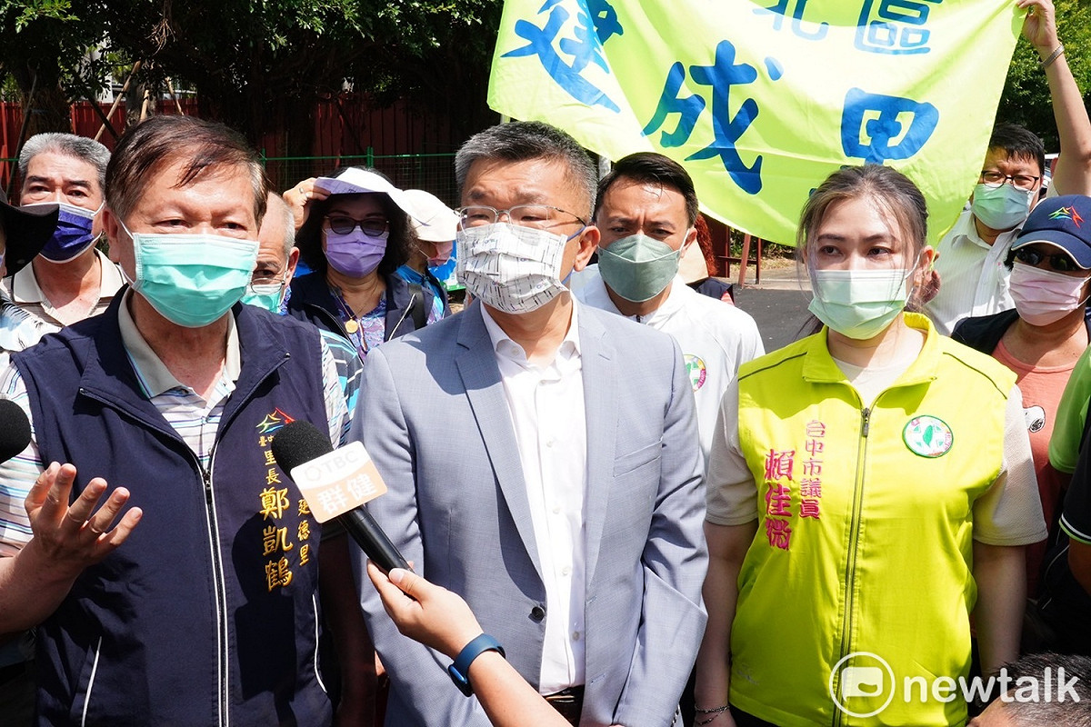 蔡其昌允諾向中央爭取興建地下停車場經費。 圖:唐復年/攝