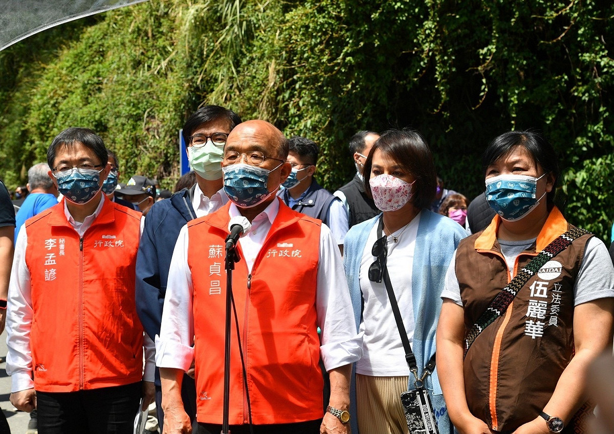 行政院長蘇貞昌（左二） 圖：行政院提供