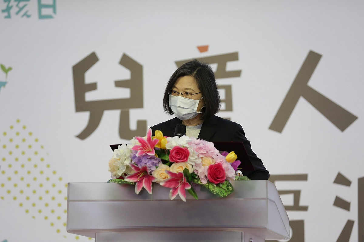 總統蔡英文30日出席《國際不打小孩日 兒童人權母語派對》活動。 圖：民進黨提供