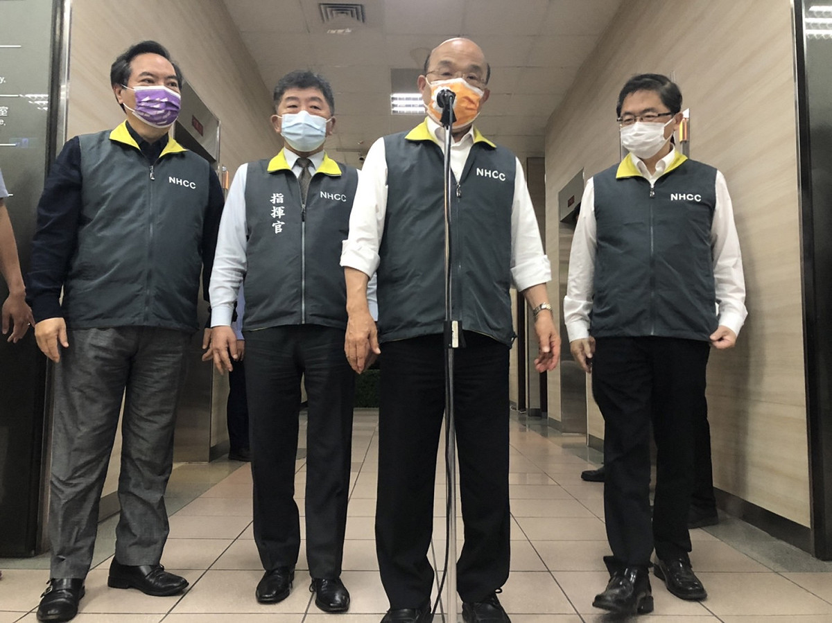 蘇貞昌上午出席「嚴重特殊傳染性肺炎中央流行疫情指揮中心」擴大防疫會議。 圖：陳佩君/攝（資料照）