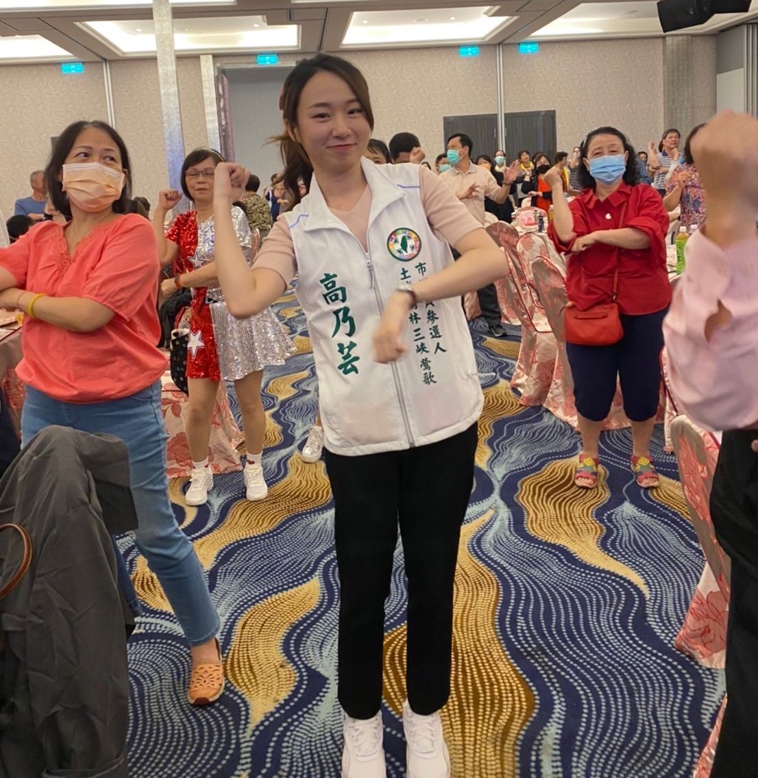 新北市議員參選人高乃芸成為土樹三鶯區的亮麗「心」女力。 圖：高乃芸競選辦公室提供