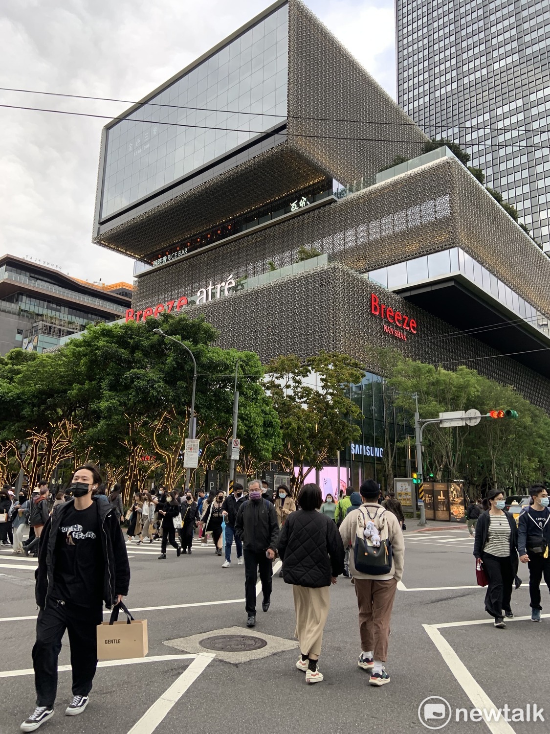 氣象專家吳德榮表示，今日起天氣會逐漸好轉、回暖（資料照）。 圖：張家寧／攝