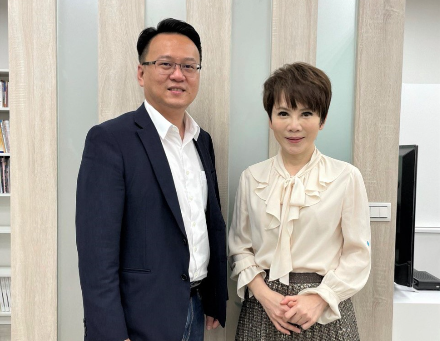 民進黨立委莊競程（圖左）與華視代理總經理陳雅琳（圖右，目前已請辭）。 圖：擷取自莊競程臉書