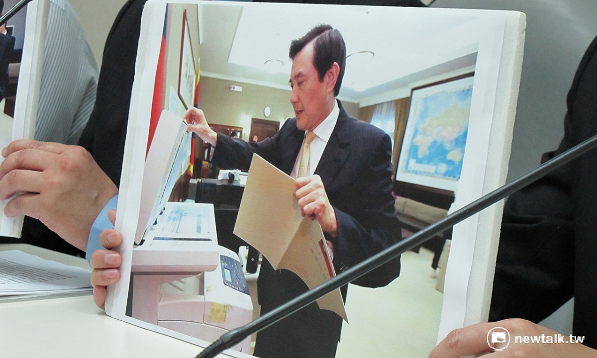 民進黨立委王定宇8日表示，馬英九是唯一一個總統在辦公室放影印機的人。 圖：林朝億/攝