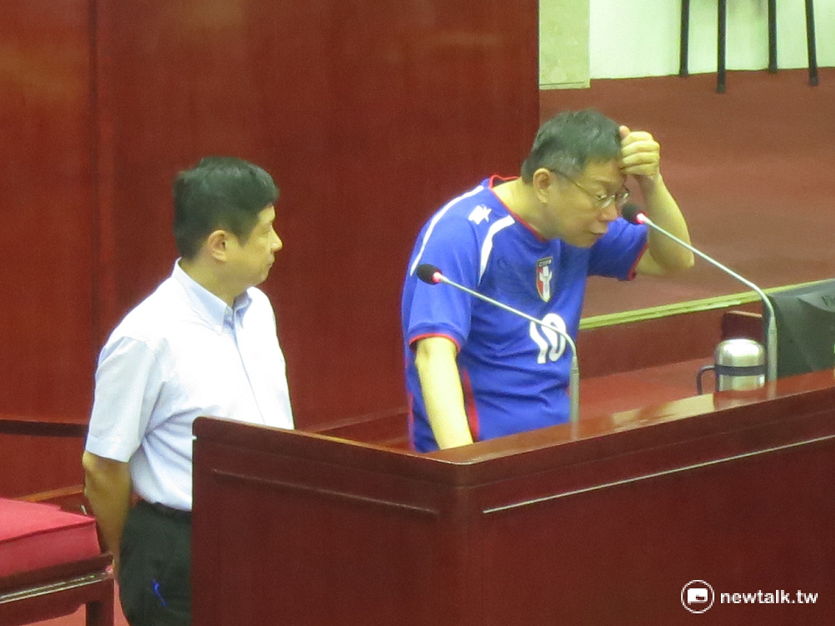 台北市長柯文哲14日赴議會進行市政總質詢。 圖：呂佳峻/攝