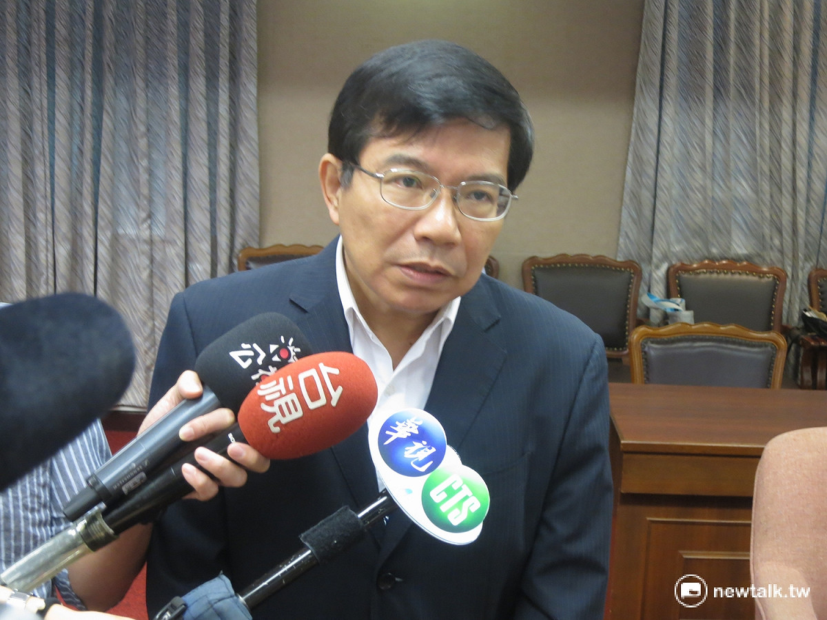 針對華航勞資爭議，交通部政次王國材表示，盼華航能夠適度退讓。 圖：呂佳峻/攝