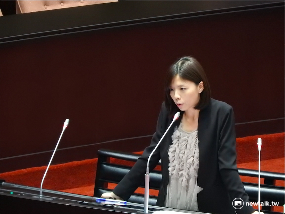 時代力量立委洪慈庸12日在臉書上重申力推《軍冤條例》的立場，強調軍中人權不容等待。 圖：新頭殼資料照片