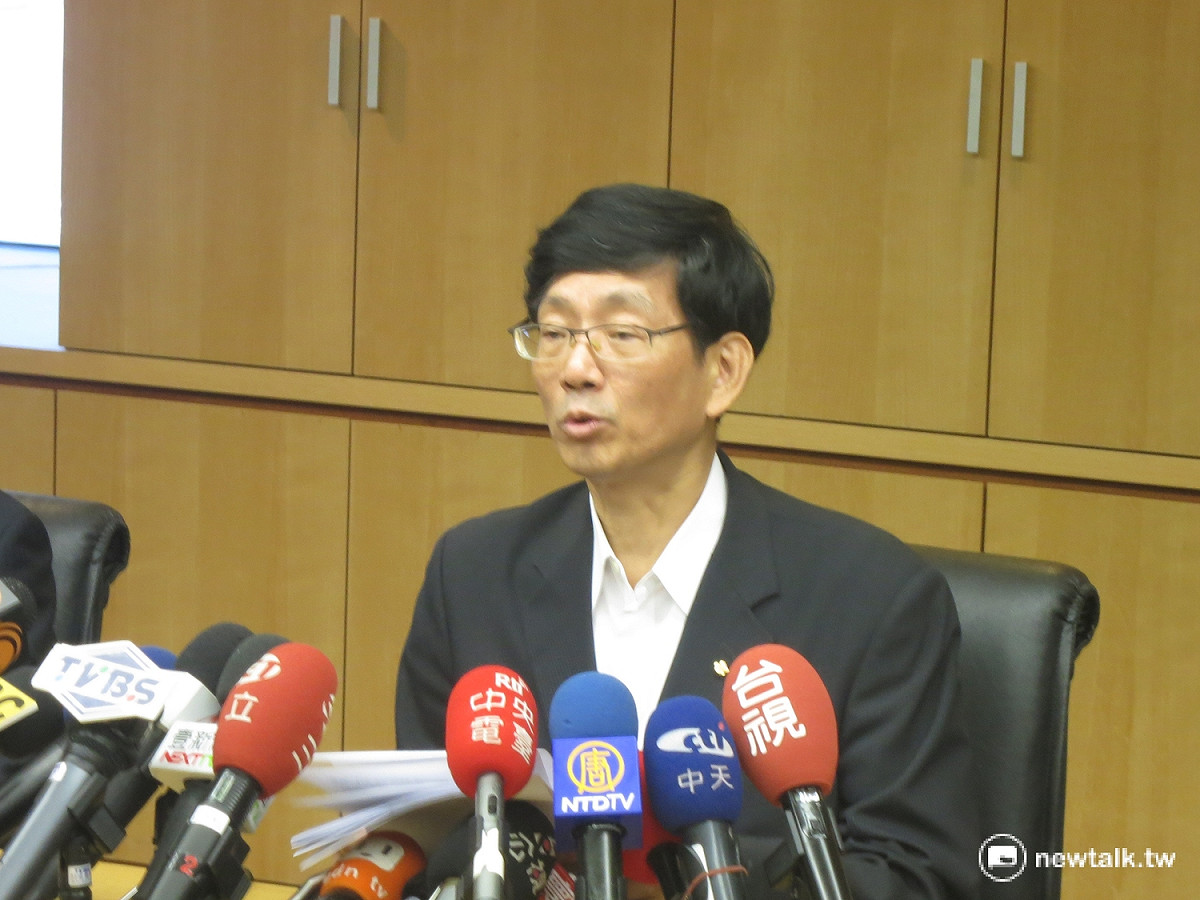 針對華航空服員宣佈取得罷工權，華航總經理張有恒22日上午召開記者會說明。 圖：呂佳峻/攝