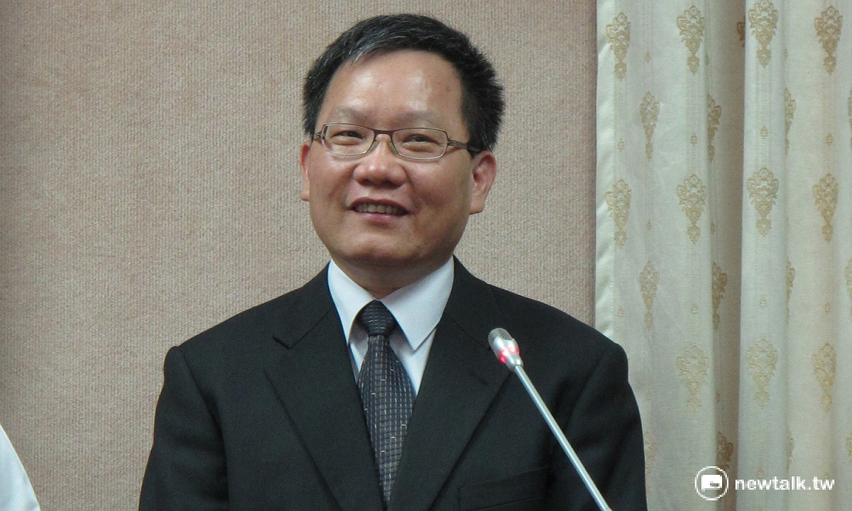 財政部次長蘇建榮27日立院備詢時表示，國安基金對脫歐效應高度戒備。 圖：林朝億/攝