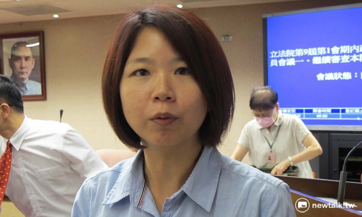 對於國籍法修正拉近陸配、外配歸化條件，國民黨不分區立委林麗蟬29日表示，希望下階段就是讓陸配取得身份證年限從6年改成4年。 圖：林朝億/攝