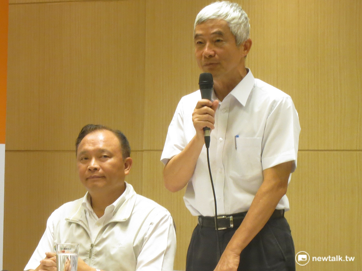 交通部長賀陳旦與宜蘭縣長林聰賢29日下午共同出席「暑假童玩遊宜蘭，公共運輸好好玩」記者會。 圖：呂佳峻/攝