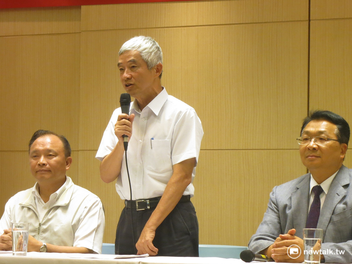交通部長賀陳旦與宜蘭縣長林聰賢29日下午共同召開「暑假童玩遊宜蘭，公共運輸好好玩」記者會。 圖：呂佳峻/攝