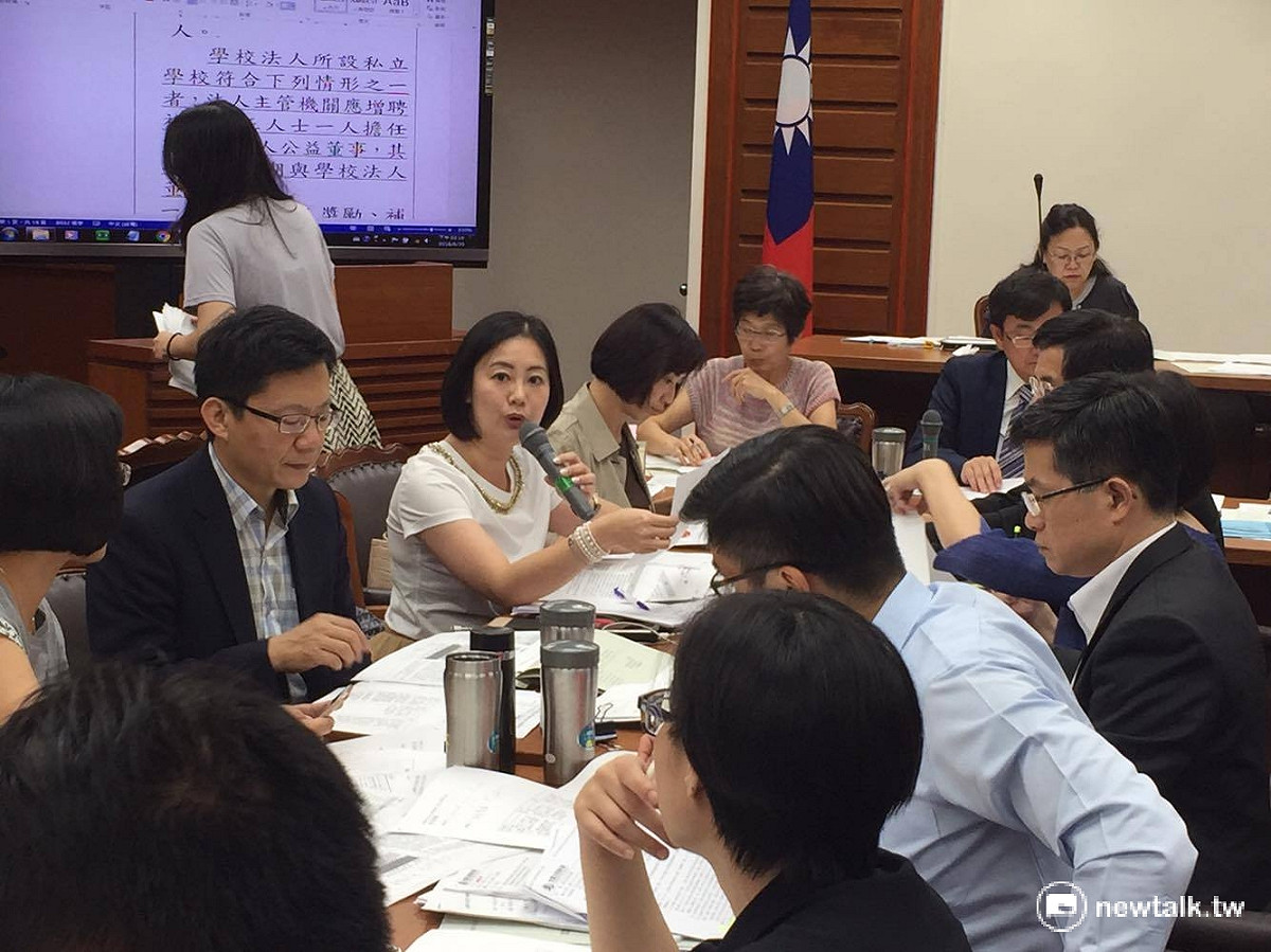 立法院教育及文化委員會30日針對《私立學校部分條文修正案》進行討論。 圖：鄭佑漢/攝