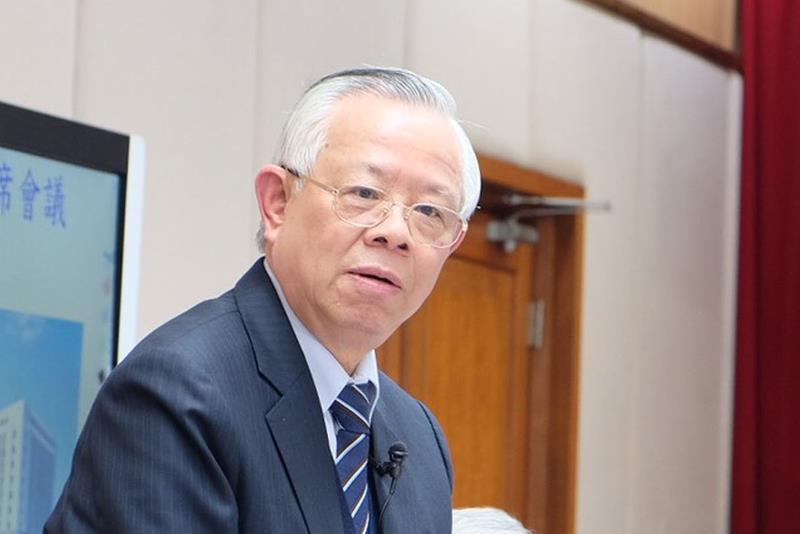中央銀行30日召開105年第2季理監事聯席會議，決議再調降利率半碼，這是央行自去年第3季理監事會議以來第4度降息，總共降息2碼。圖為央行總裁彭淮南。 圖：中央社資料照片