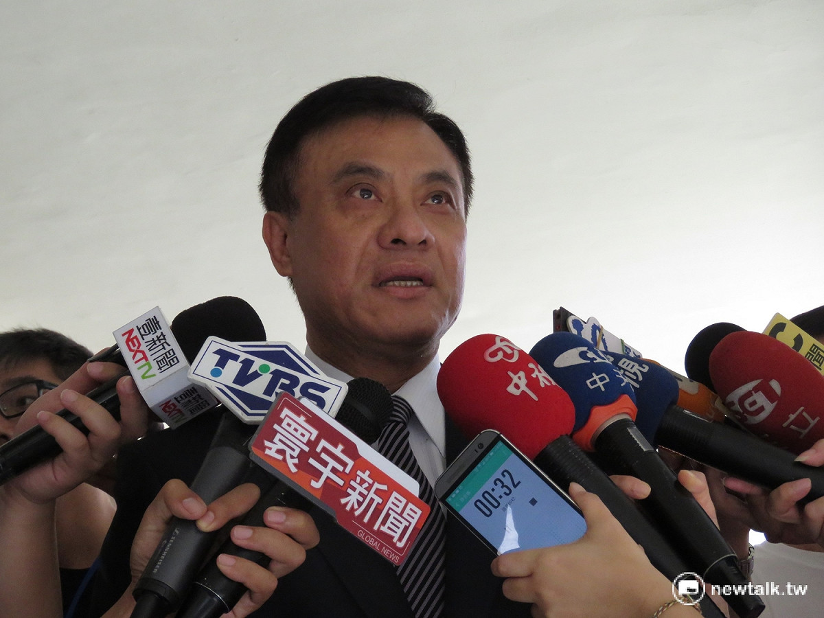 針對國民黨團抗議30日衛環委員會遭撤案一事，立法院長蘇嘉全1日受訪表示：「社會自有公評」。 圖：鄭佑漢/攝
