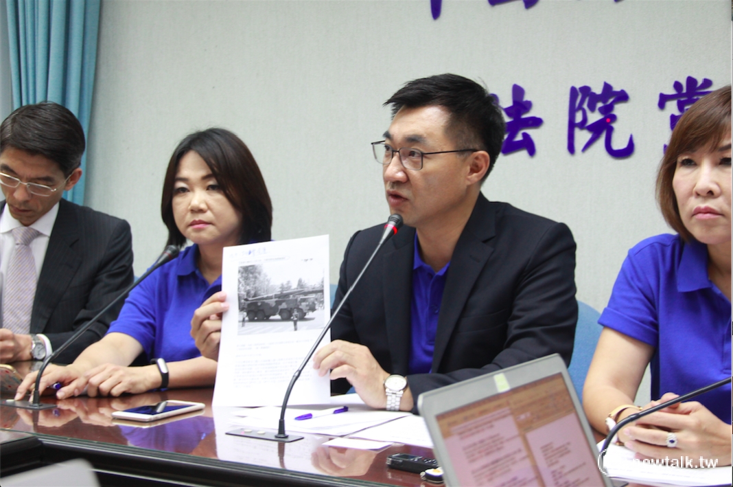 國防部海軍131艦隊所屬金江艦誤射雄三飛彈，國民黨立委江啟臣1日批評，國防部至今對外說明不清不楚，陸委會甚至還未主動對外說明，誤射爭議增加台海緊張危機，呼籲蔡英文總統應召開緊急國安會議說明。 圖：鄭佑漢/攝