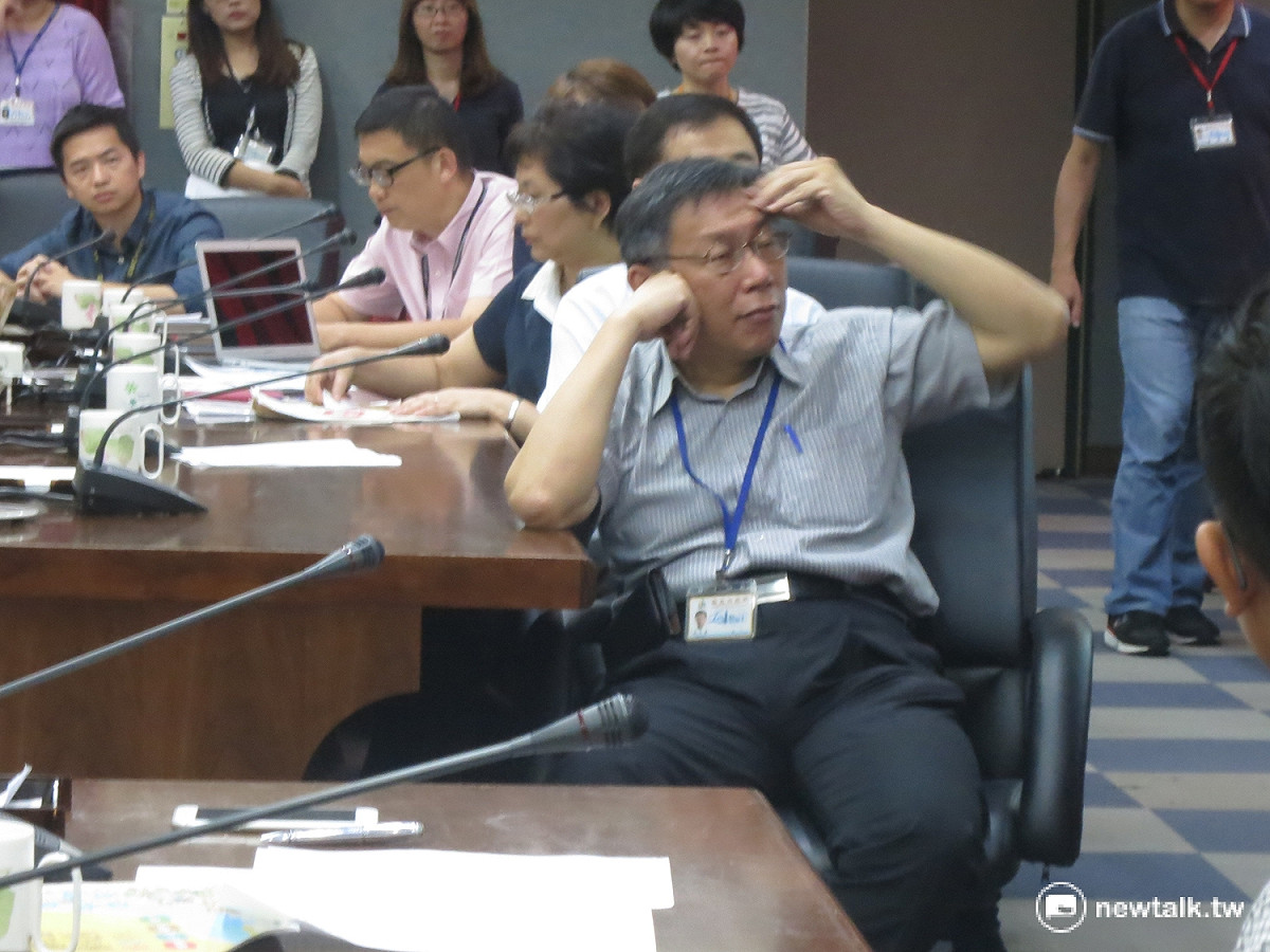 台北市長柯文哲5日上午出席市政會議會後記者會。 圖：呂佳峻/攝