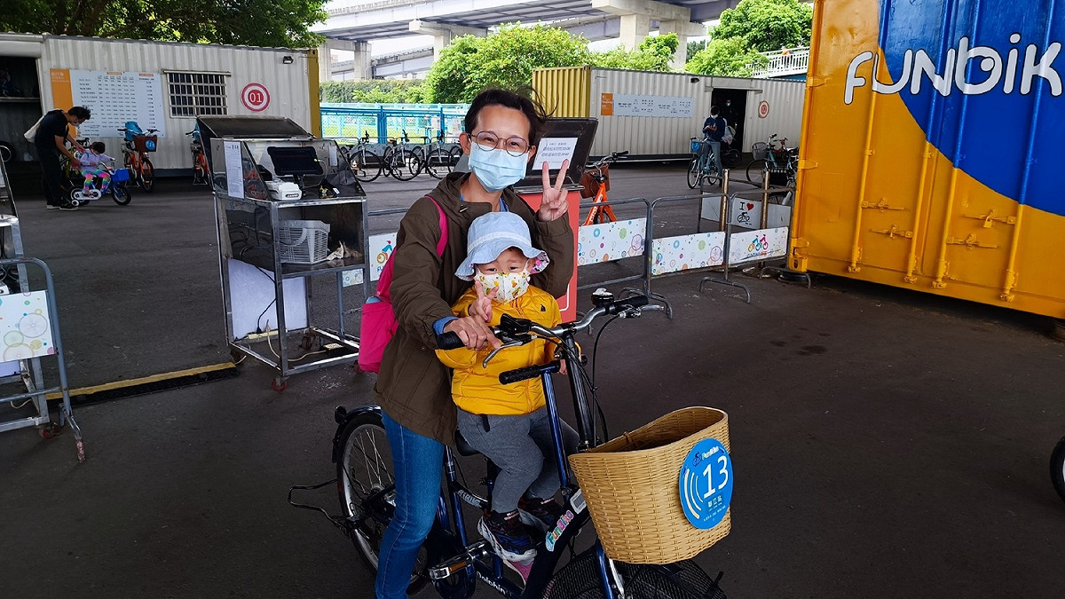 走吧！去蝴蝶公園踏青賞花。 圖：新北市水利局/提供