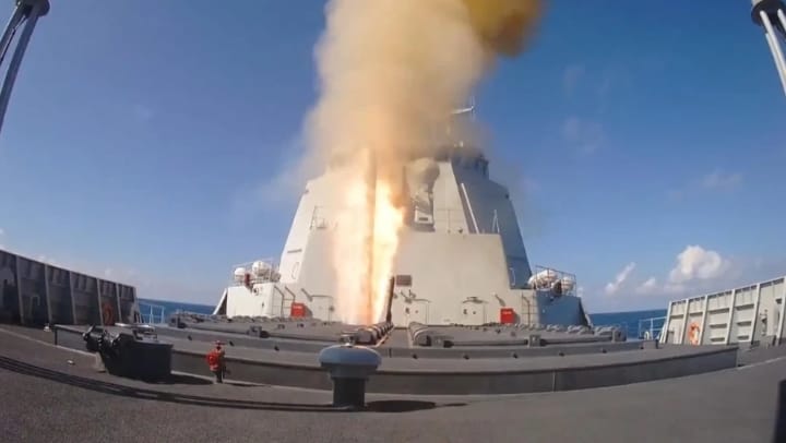 美軍艦艇發射導彈。 圖 : 翻攝自聆聽視野